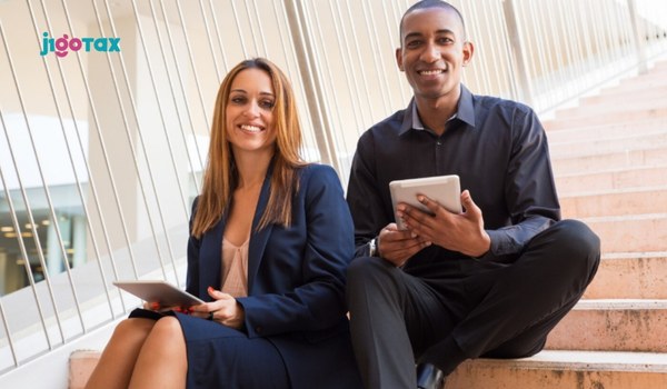 Year-end payroll checklist for J-1 employers verifying W-2 forms and tax withholding